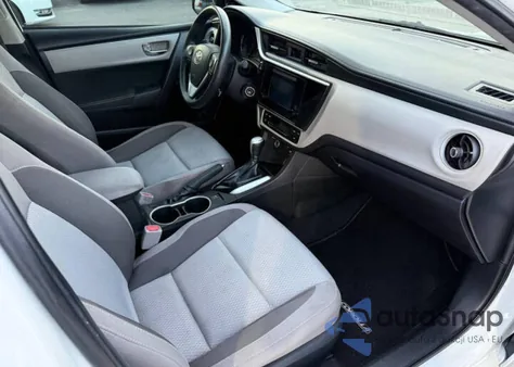 2018 Toyota Corolla L z USA, uszkodzony, nr VIN 5YFBURHE4JP828XXX